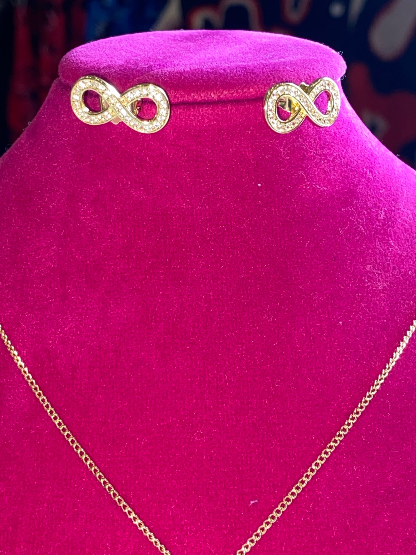 Infinity chain